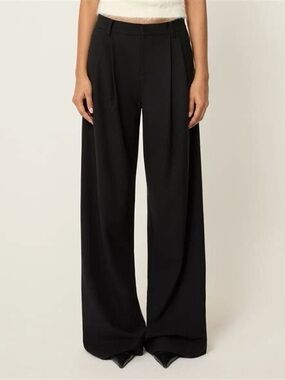 Luxurious Classic Pleated Trousers